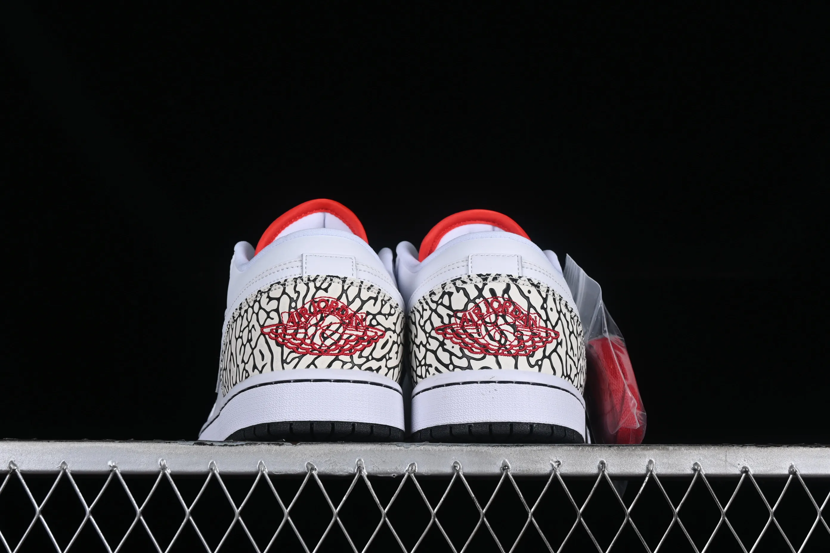 All categories Air Jordan Jordan series basketball shoes Air Jordan 1 Low Air Jordan 1 Low AJ1 Joe 1 white burst pattern low-top cultural casual sneakers 338145-162
